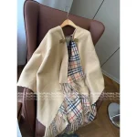 BURBERRY 2025 Fall/Winter Collection 🦙 Little Rich Girl Plaid Fringe Mid-Length Heavyweight Reversible Shearling Cape - Image 16