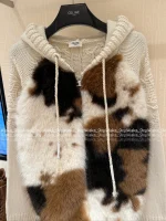 Celine 2025 Early Fall/Winter Collection 🐻 Asymmetric Fur Trim Zip-Front Wool Jacquard Knit Cardigan for Women - Image 11