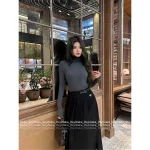 Prada 2025 Early Fall/Winter Collection ▶️ Genuine Leather Logo Accent High-Waist Slimming Artisan Pleated Midi/Maxi Skirt for Women - Image 4