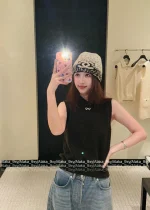 Chanel 2025 Fall/Winter CoCo Neige Ski Collection 🦙 Extra Warm Cashmere/Wool/Silk Blend Knit Beanie 🆚 Scarf - Image 5