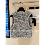 Chanel 2025 Fall/Winter Collection 🍏 Atelier Series Chunky Knit Hand-Crocheted Bow Crystal Silk-Wool Blend Vest - Image 6