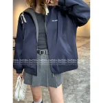 miumiu 2025 Early Fall/Winter Collection 🤎 Reversible Windproof & Water-Resistant Letter Logo Jacket - Image 4