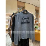 Louis Vuitton 2025 Early Fall/Winter Collection 🩶 Mock Neck Brushed Letter Logo Zhong Chuxi Same Style Gray Base Layer Sweater in Merino Wool/Cashmere