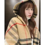 BURBERRY 2025 Fall/Winter Collection 🧣 Classic Plaid Fringe Chain-Tassel Cape Scarf - A Must-Have for the Stylish Woman~ Imported Wool & Cashmere Blend Premium Quality - Image 5