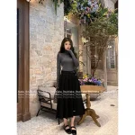 Prada 2025 Early Fall/Winter Collection ▶️ Genuine Leather Logo Accent High-Waist Slimming Artisan Pleated Midi/Maxi Skirt for Women - Image 6