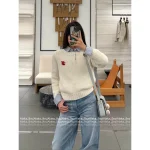 Celine 2025 Early Fall/Winter Collection ♥️ Brooch Logo Round Neck Wool Knit Pullover for Women - Image 5