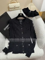 Chanel 2025 Fall/Winter Collection 🦋 Silver-Thread Inlaid 3D Snowflake Embellishment Mock Neck Crystal Button Black Slim-Fit Wool Knit Top - Image 17
