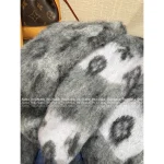 Louis Vuitton 2025 Autumn/Winter Collection 🆕 Printed V-Neck Color-Block Long-Staple Mohair & Wool 🦙 Blend Knit Cardigan - Image 3