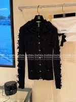 Chanel 2025 Fall/Winter Collection 🦋 Silver-Thread Inlaid 3D Snowflake Embellishment Mock Neck Crystal Button Black Slim-Fit Wool Knit Top