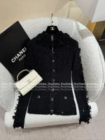 Chanel 2025 Fall/Winter Collection 🦋 Silver-Thread Inlaid 3D Snowflake Embellishment Mock Neck Crystal Button Black Slim-Fit Wool Knit Top - Image 15