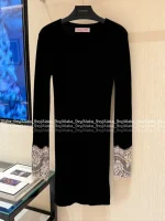 VALENTINO 2025 Fall/Winter Collection 👸 Water-Soluble Lace Cuff Bodycon Stretch Knit Cashmere Dress for Women - Image 17