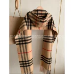 BURBERRY 2025 Fall/Winter Collection 🧣 Classic Plaid Fringe Chain-Tassel Cape Scarf - A Must-Have for the Stylish Woman~ Imported Wool & Cashmere Blend Premium Quality - Image 14