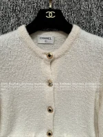 Chanel 2025 Fall/Winter CoCo Neigh Ski Collection 🤍 Teddy Cream Faux Fur Round Neck Kashmir Cashmere/Silk Cardigan & Midi Skirt for Women - Image 19