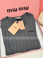 miumiu 2025 Early Fall/Winter Collection 🆕 V-Neck Ribbed Gray Tones Versatile Wool Knit Sweater 🐑 100% Imported Wool - Image 12