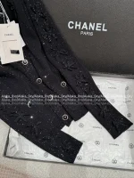 Chanel 2025 Fall/Winter Collection 🦋 Silver-Thread Inlaid 3D Snowflake Embellishment Mock Neck Crystal Button Black Slim-Fit Wool Knit Top - Image 12