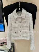 Chanel 2025 Fall/Winter Collection 🤍 Lapel Gem Button Four-Pocket Imported Wool Tweed Woven Coat for Women - Image 20