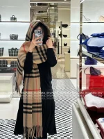 BURBERRY 2025 Fall/Winter Collection 🧣 Classic Plaid Fringe Chain-Tassel Cape Scarf - A Must-Have for the Stylish Woman~ Imported Wool & Cashmere Blend Premium Quality - Image 11