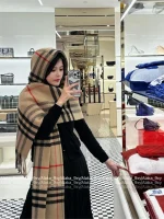 BURBERRY 2025 Fall/Winter Collection 🧣 Classic Plaid Fringe Chain-Tassel Cape Scarf - A Must-Have for the Stylish Woman~ Imported Wool & Cashmere Blend Premium Quality - Image 32