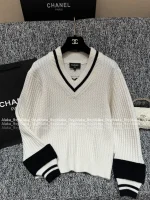 Chanel 2025 Fall/Winter CoCo Neige Ski Collection 🤍 ❄️ Color-Block V-Neck Terry Cuff Pullover Wool Knit Sweater for Women - Image 21