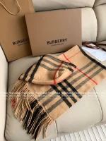 BURBERRY 2025 Fall/Winter Collection 🧣 Classic Plaid Fringe Chain-Tassel Cape Scarf - A Must-Have for the Stylish Woman~ Imported Wool & Cashmere Blend Premium Quality - Image 25